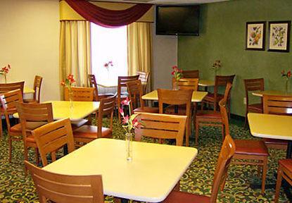 Fairfield By Marriott & Fossil Creek Hotel 3*