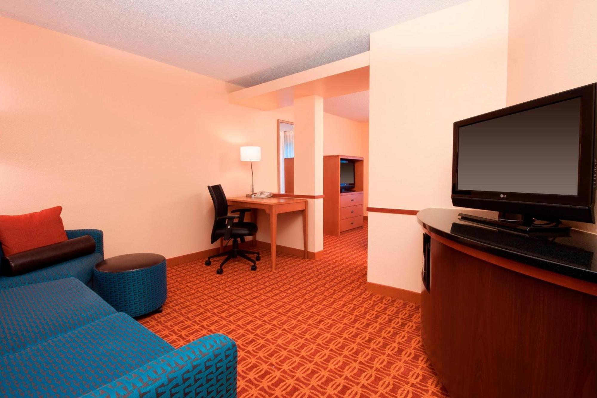 Fairfield By Marriott & Fossil Creek 3*