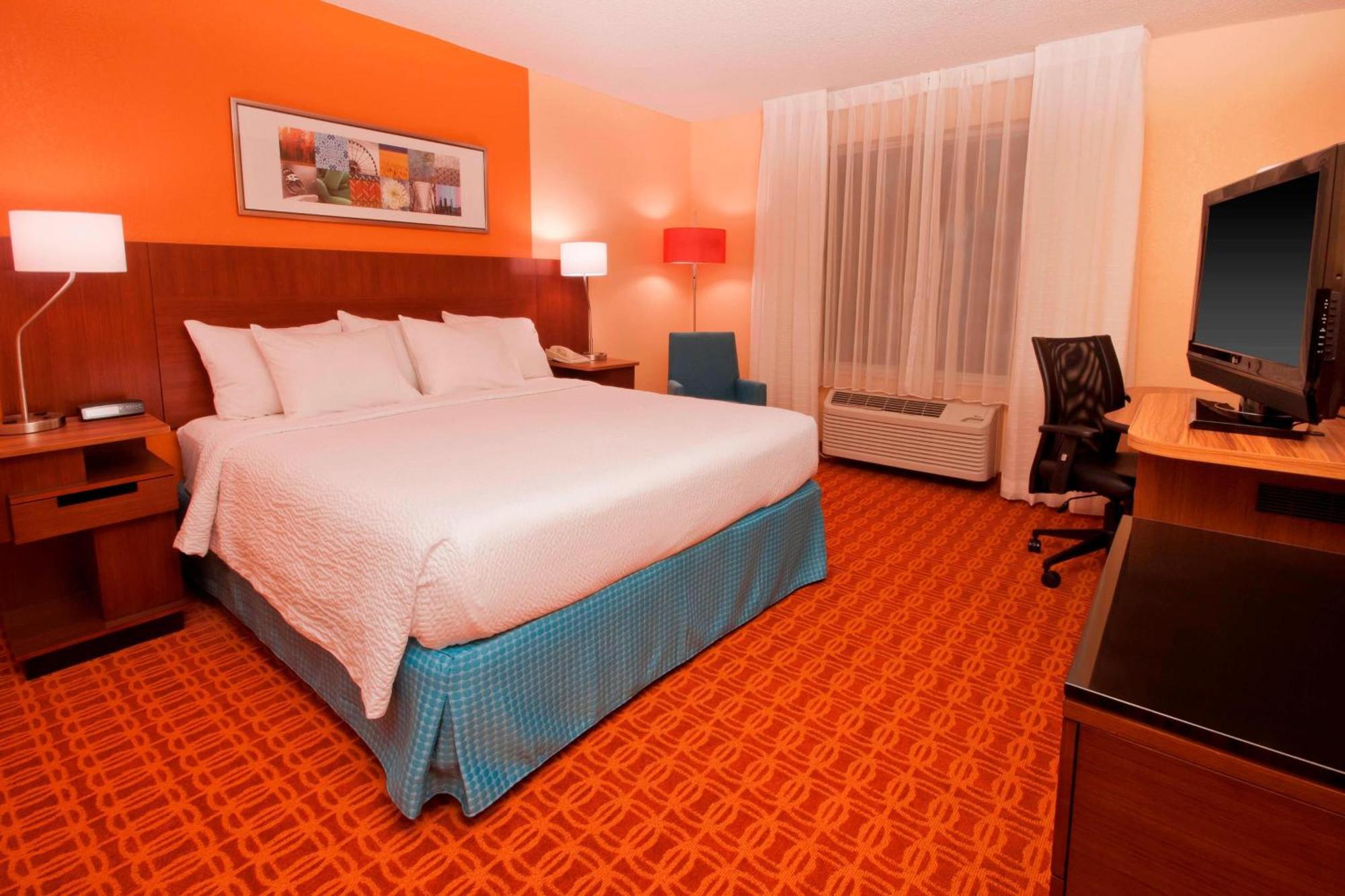 Fairfield By Marriott & Fossil Creek Hotel 3*